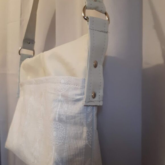 NEW Southwestern Aztec Medallion floral Shoulder bag Purse Faux Leather Ivory Gr - Picture 4 of 9